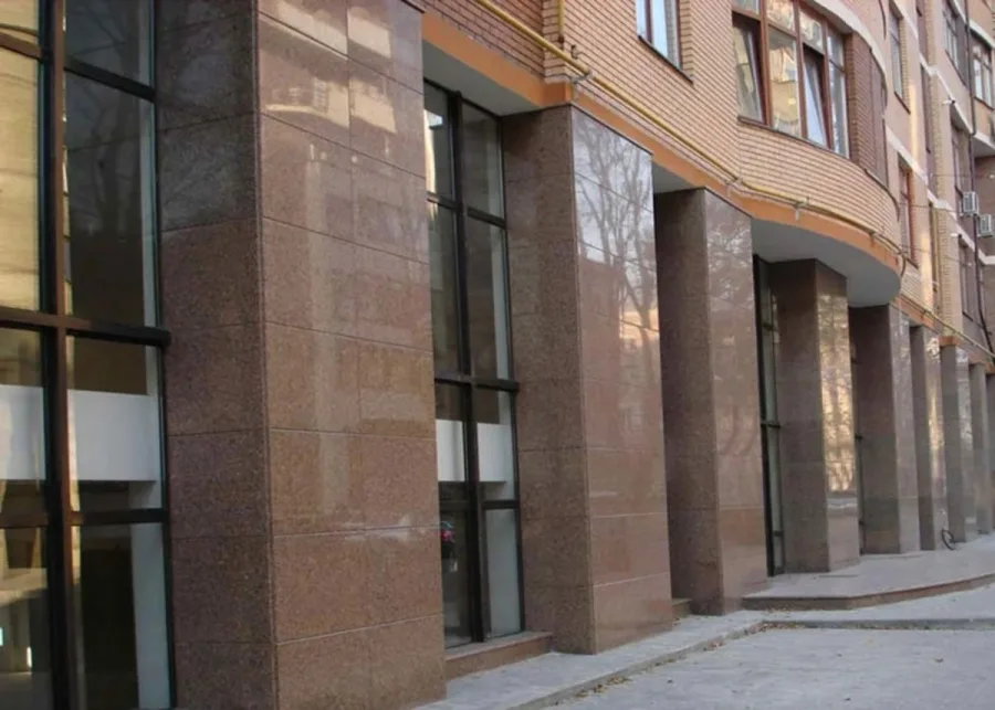 Лезниковский гранит: характеристики, применение и дизайнерские решения